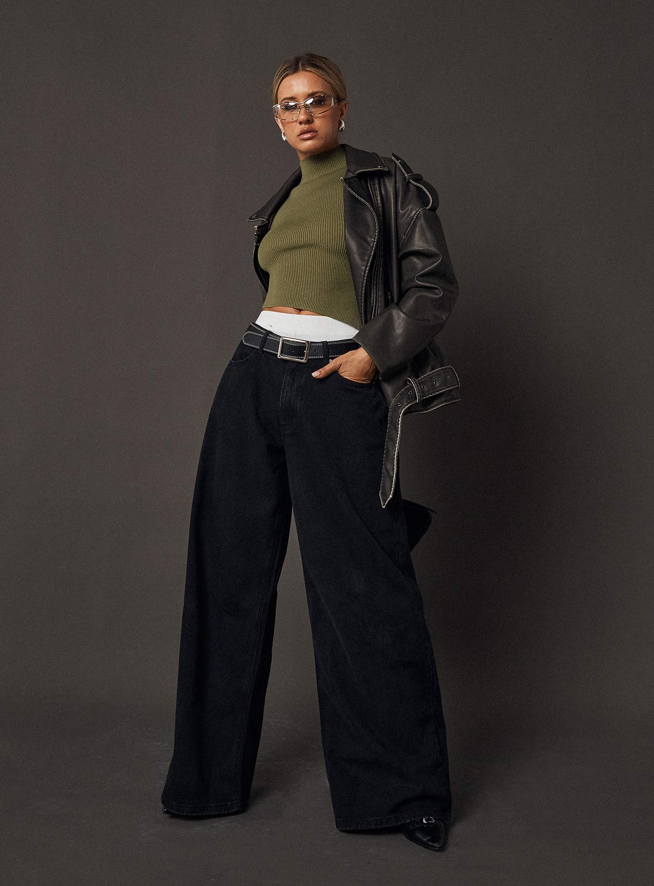 Naylor Mid Rise Wide Leg Jeans Washed Black Denim Petite