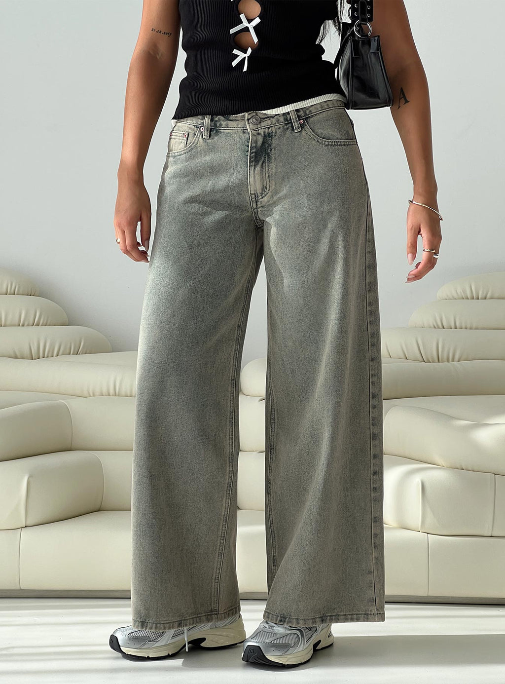 Jaycee Low Rise Wide Leg Jeans Antique Wash