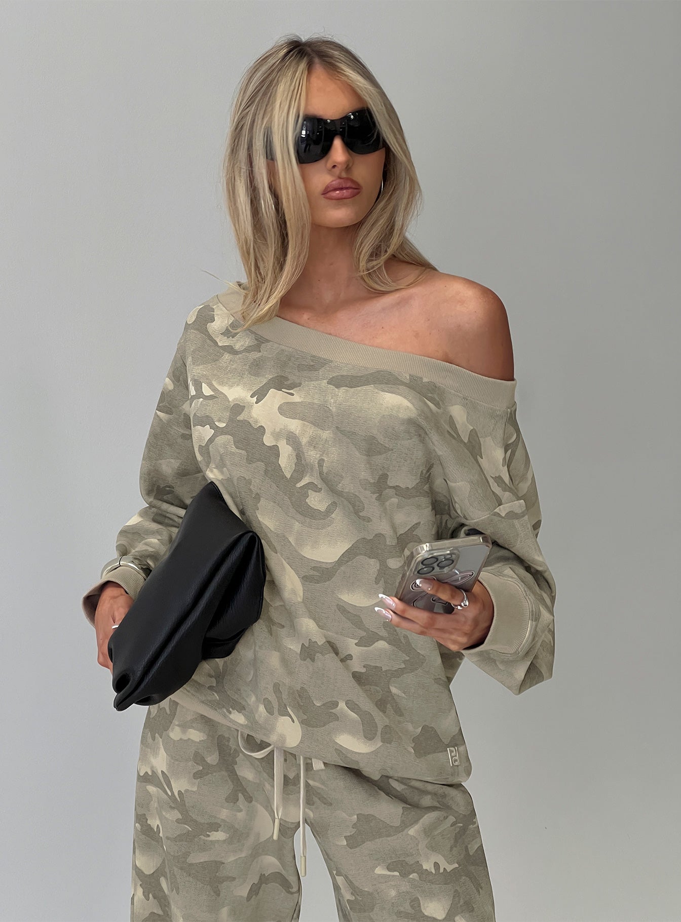 Wellness Off The Shoulder Jumper Washed Camo