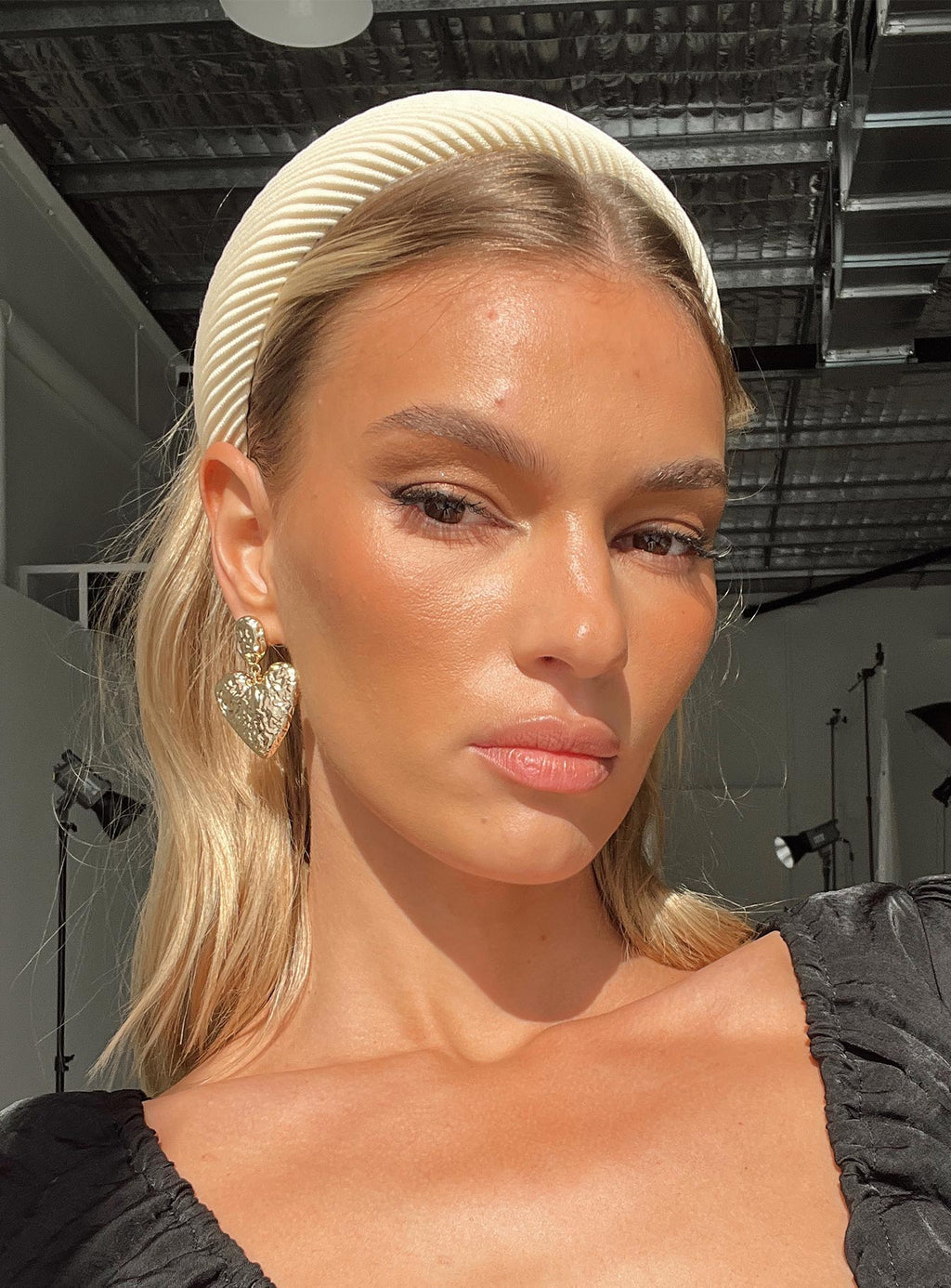 Untouched Headband Beige