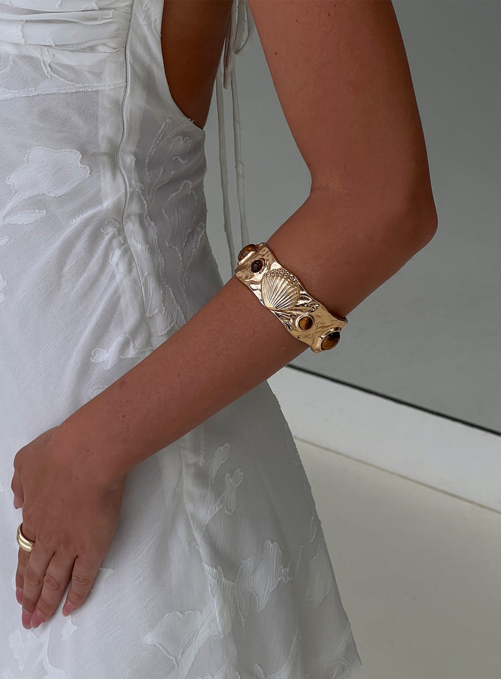 Sun Is Showing Cuff Gold / Brown