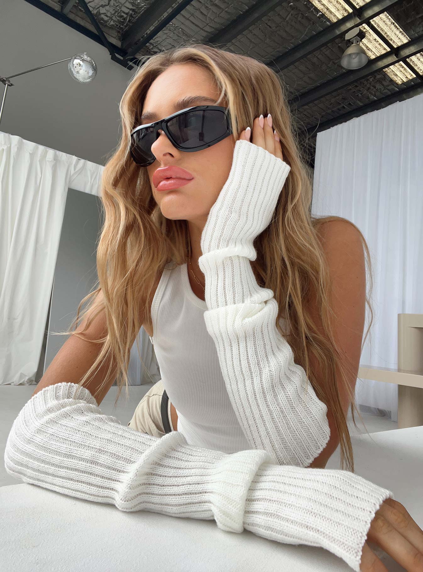 Malloon Gloves White