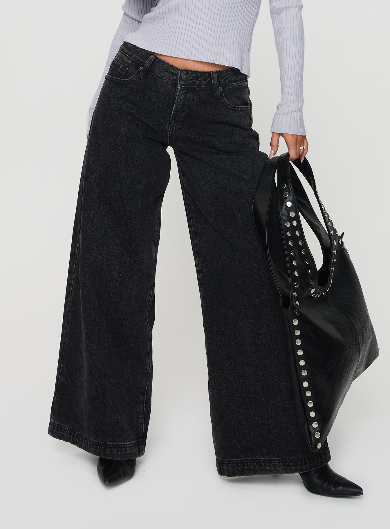 Ribbon Stamp Low Rise Wide Leg Jeans Washed Black