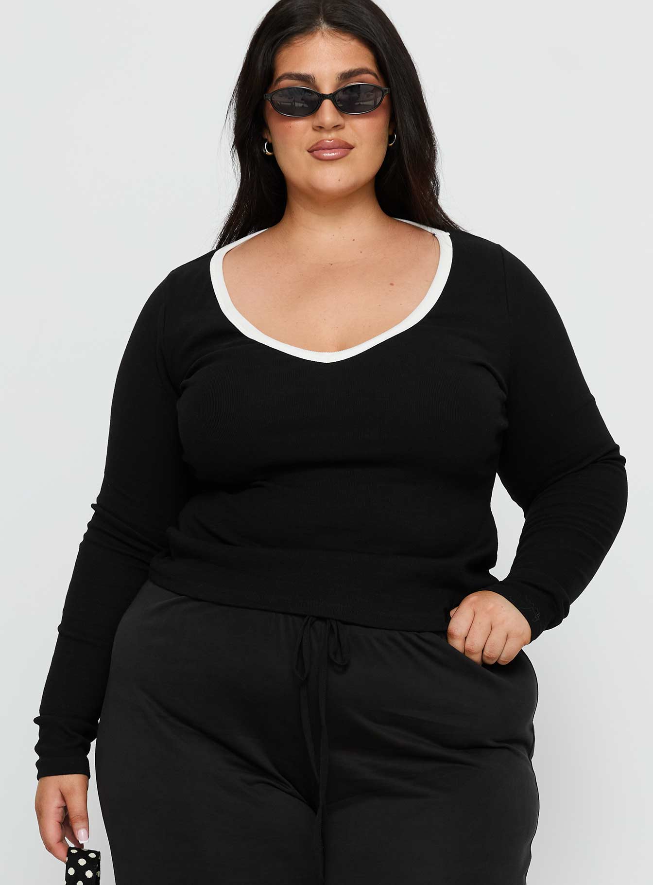 Baseline V Neck Long Sleeve Top Black / White Curve