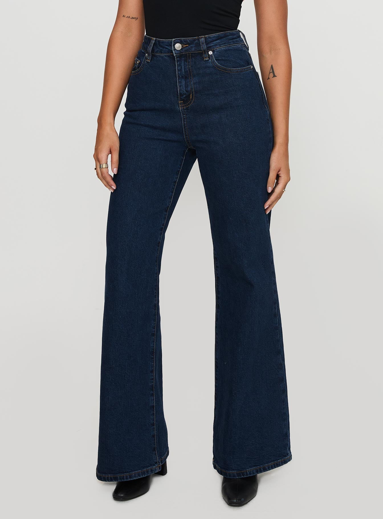Thearlie High Rise Flared Jeans Dark Wash