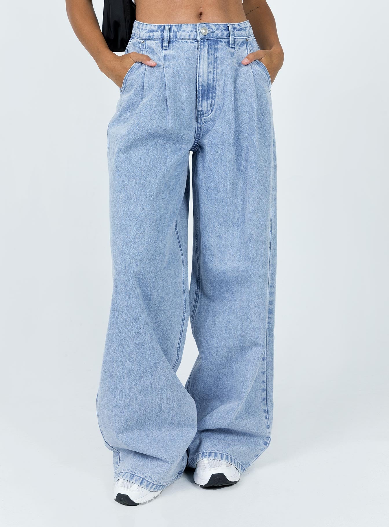 Bakali Wide Leg Jeans Light Wash