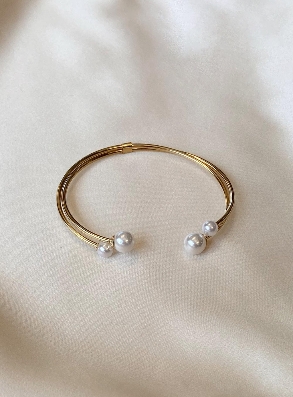 Calloway Pearl Cuff Gold