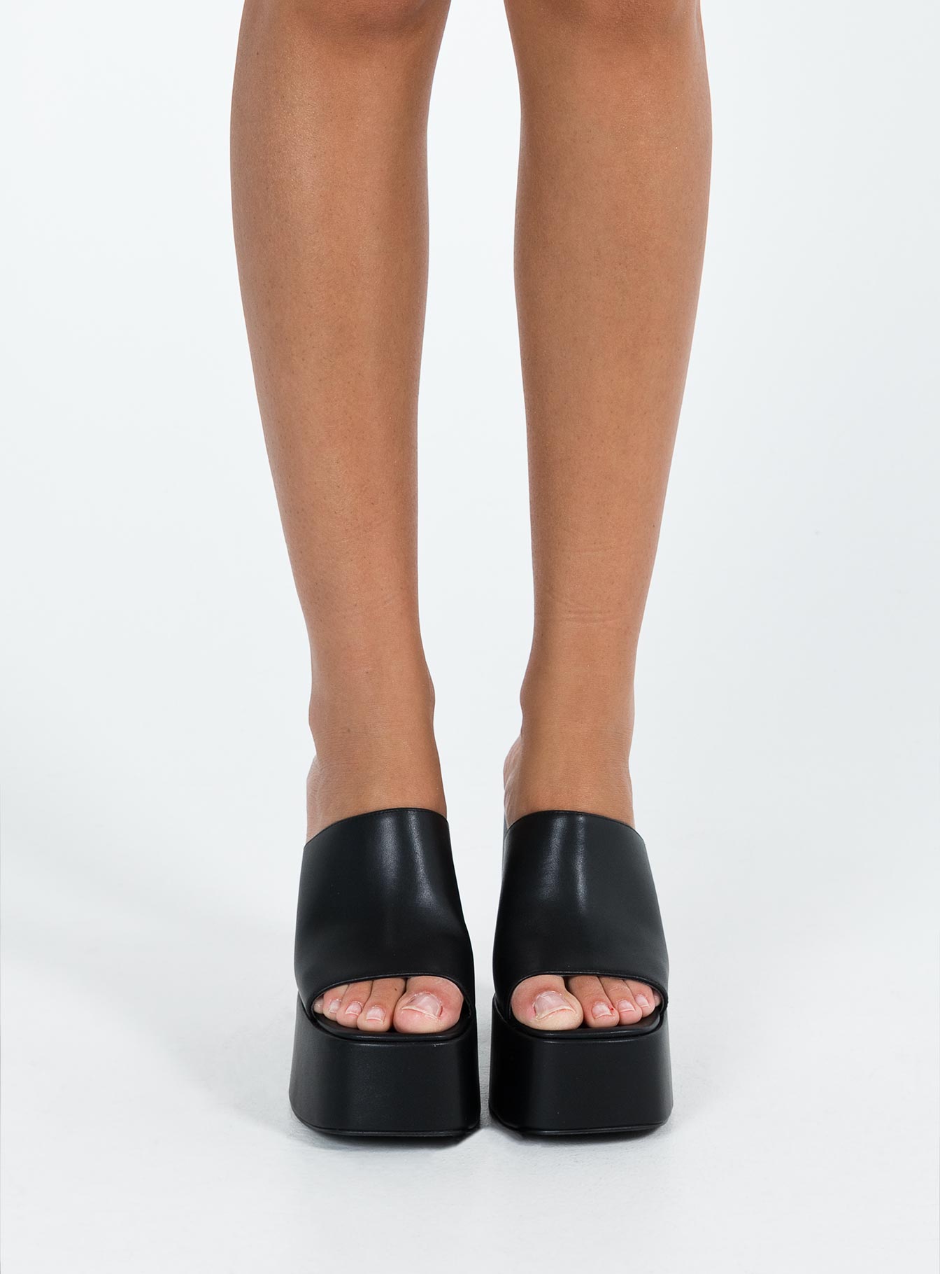 Vidalli Platform Heels Black