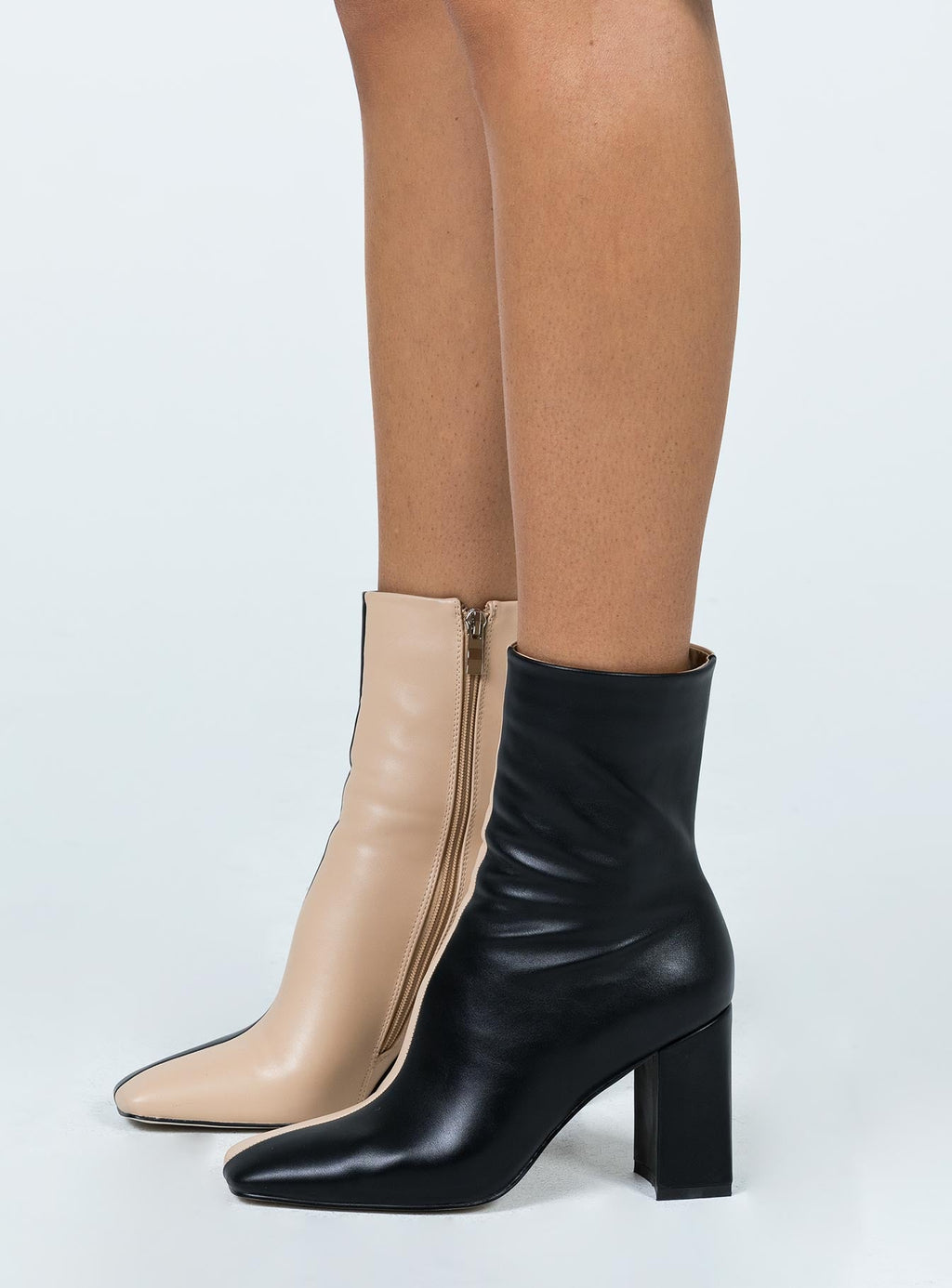 Two Sided Story Boots Black and Cream