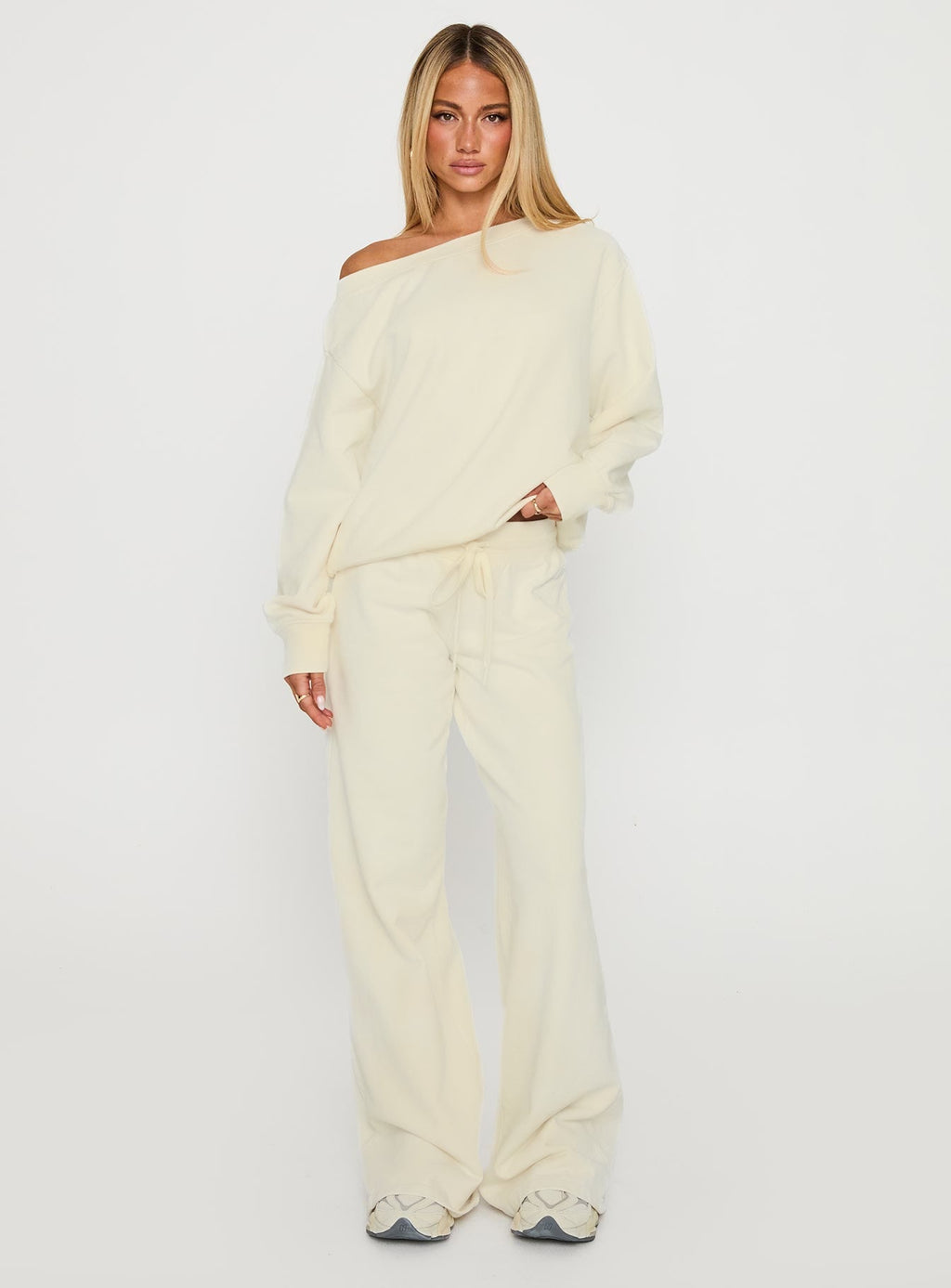 Wellness Off The Shoulder Jumper Washed White