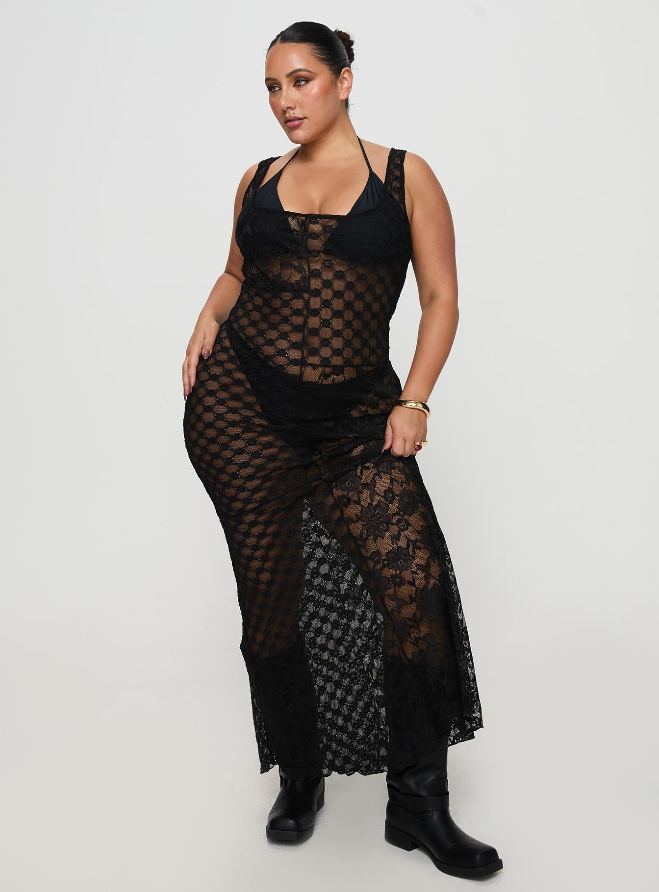 Zhara Lace Dress Black Curve
