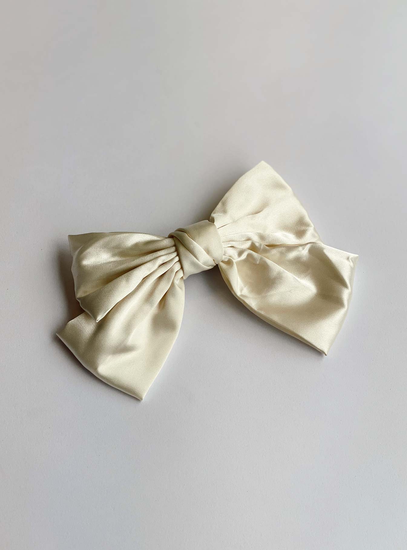 Walters Hair Bow Beige