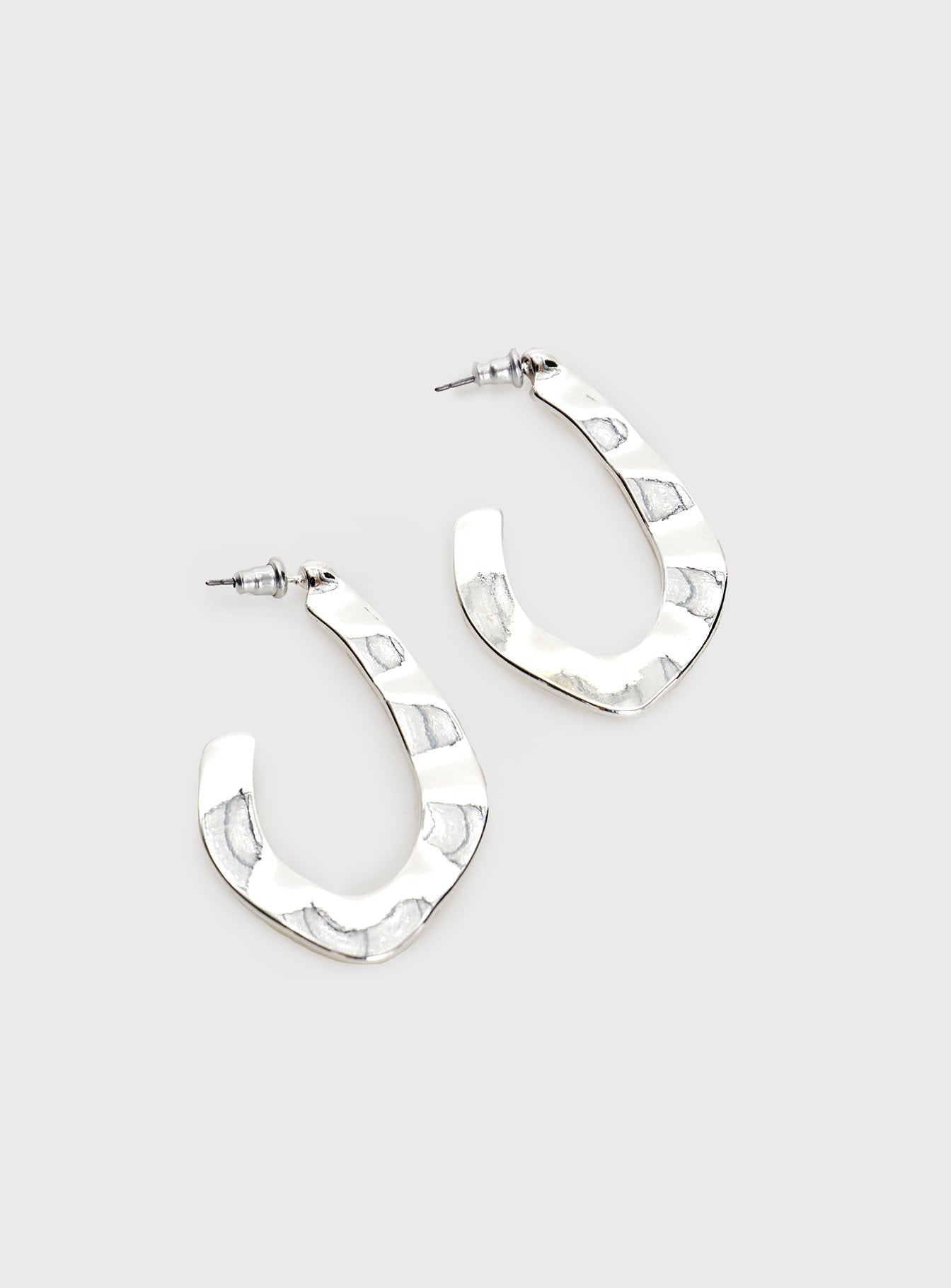 Catch On Earrings Silver