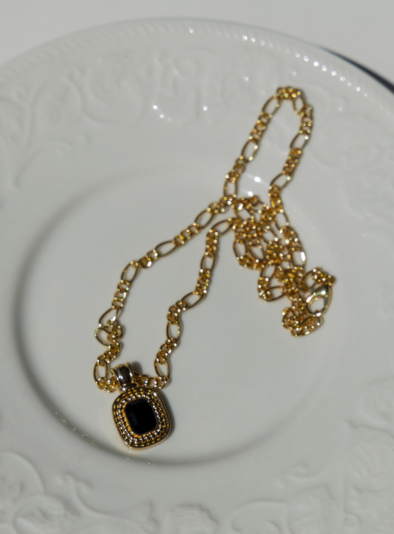 Setton Pendant Necklace Gold / Black