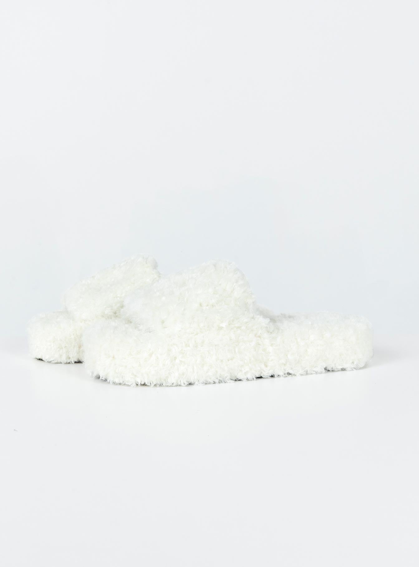 Payne Slippers White