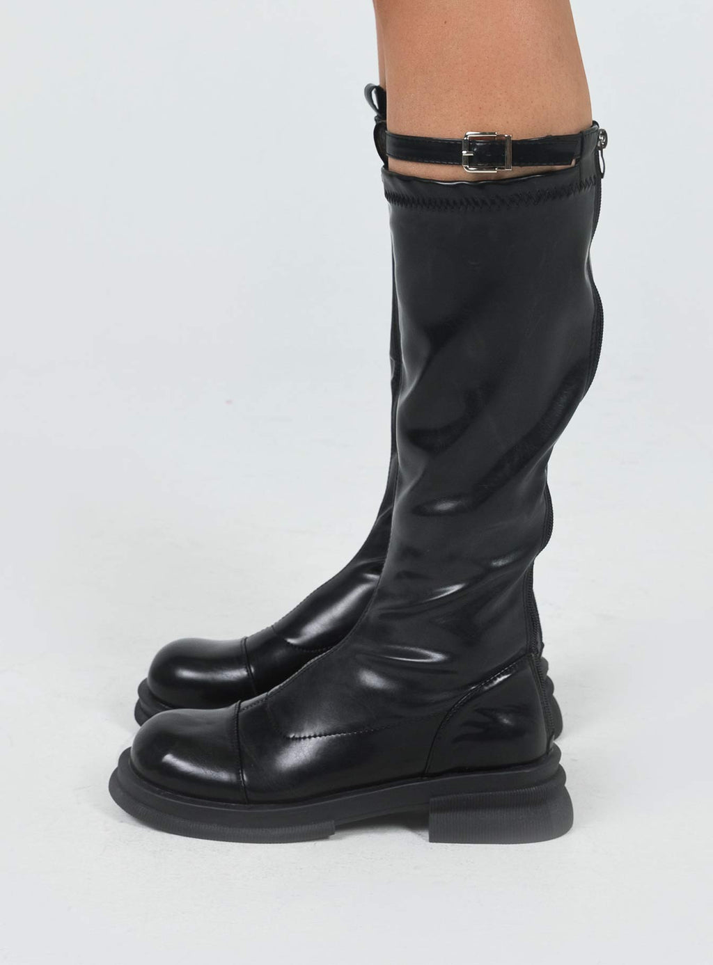 Ariaahs Boots Black