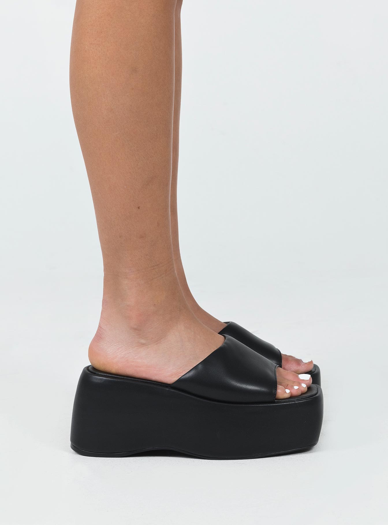 Zimmer Platform Sandals Black