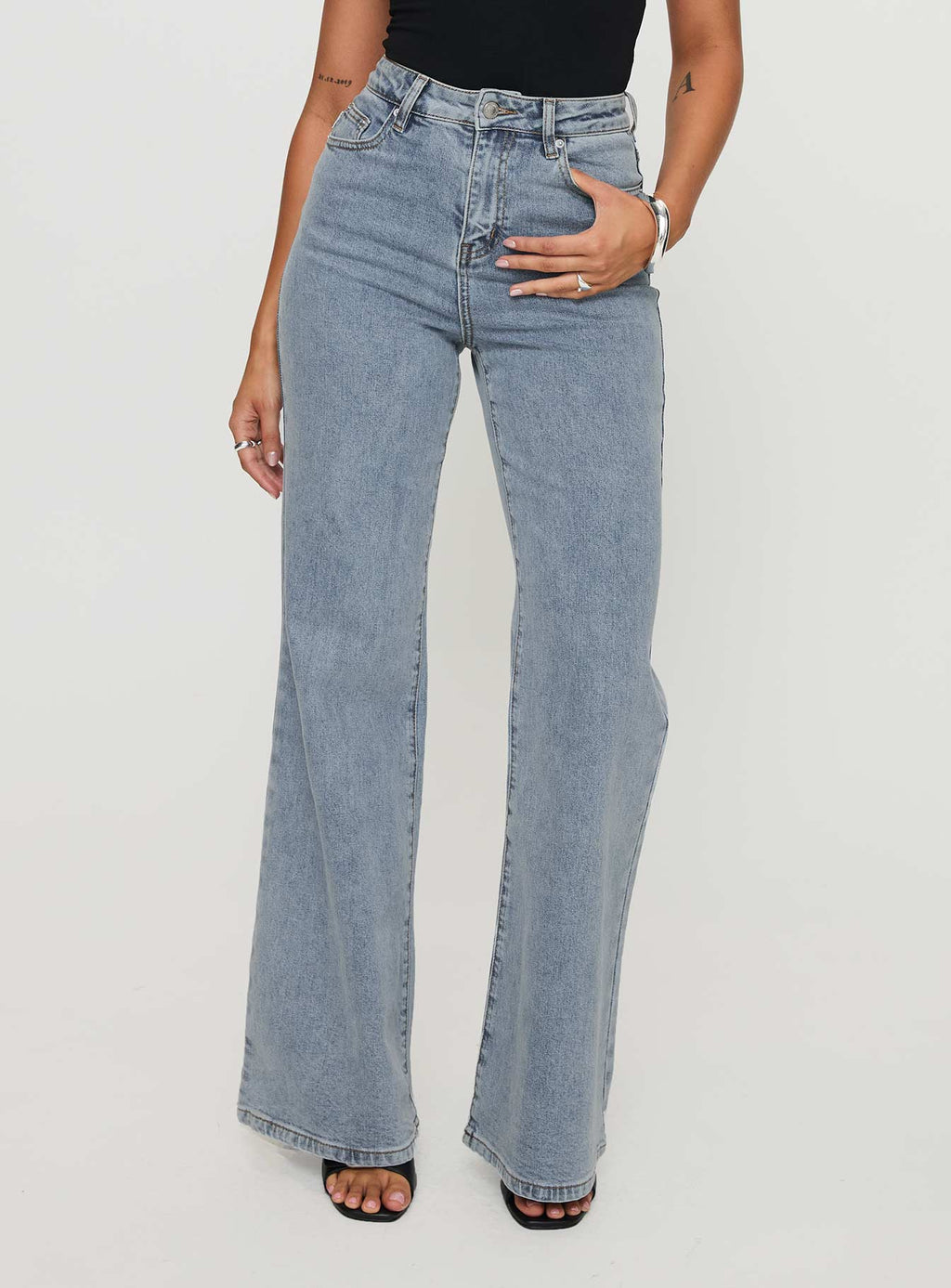 Thearlie High Rise Flared Jeans Light Wash
