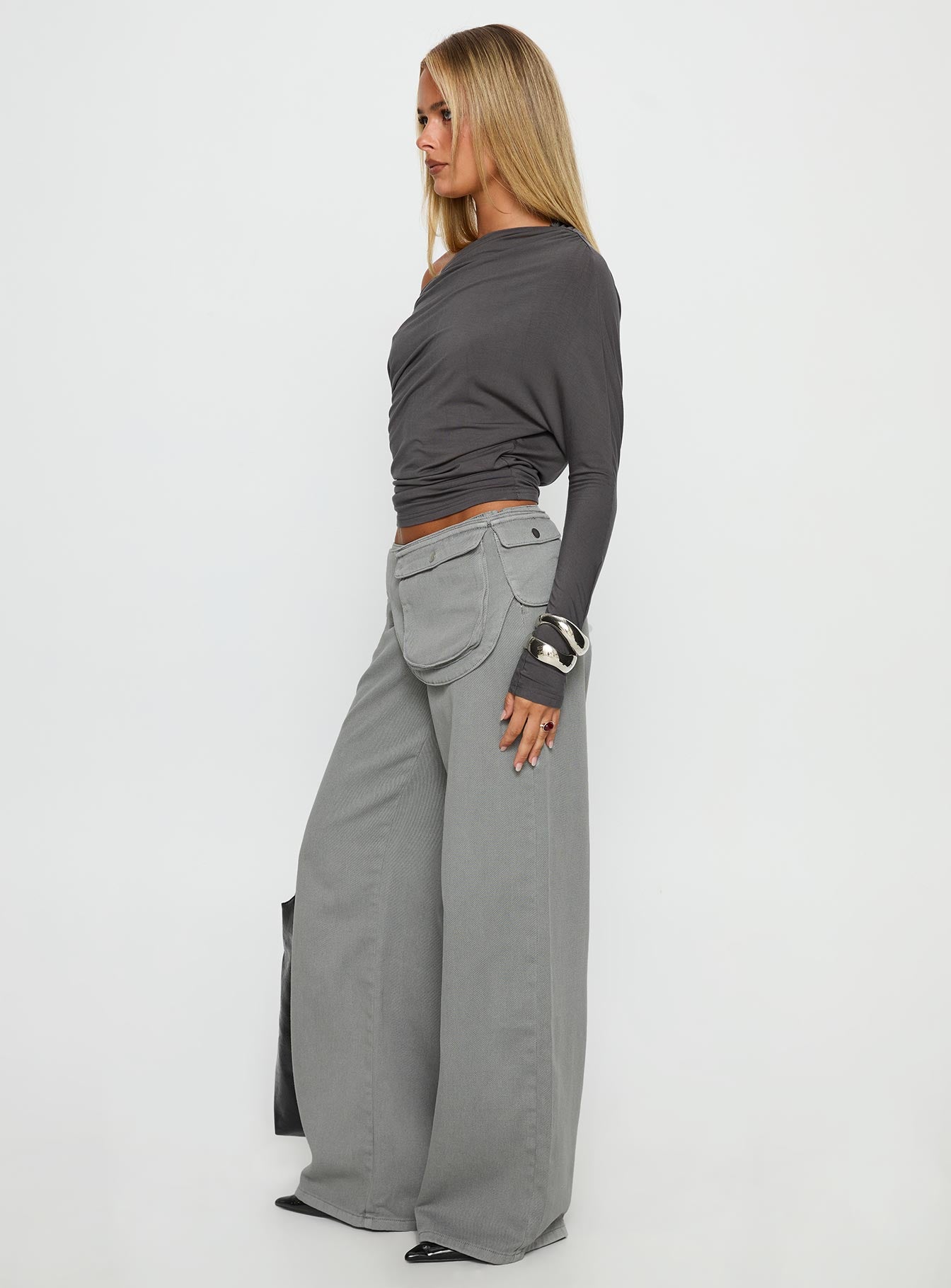 Incognito Low Rise Wide Leg Cargo Jeans Grey