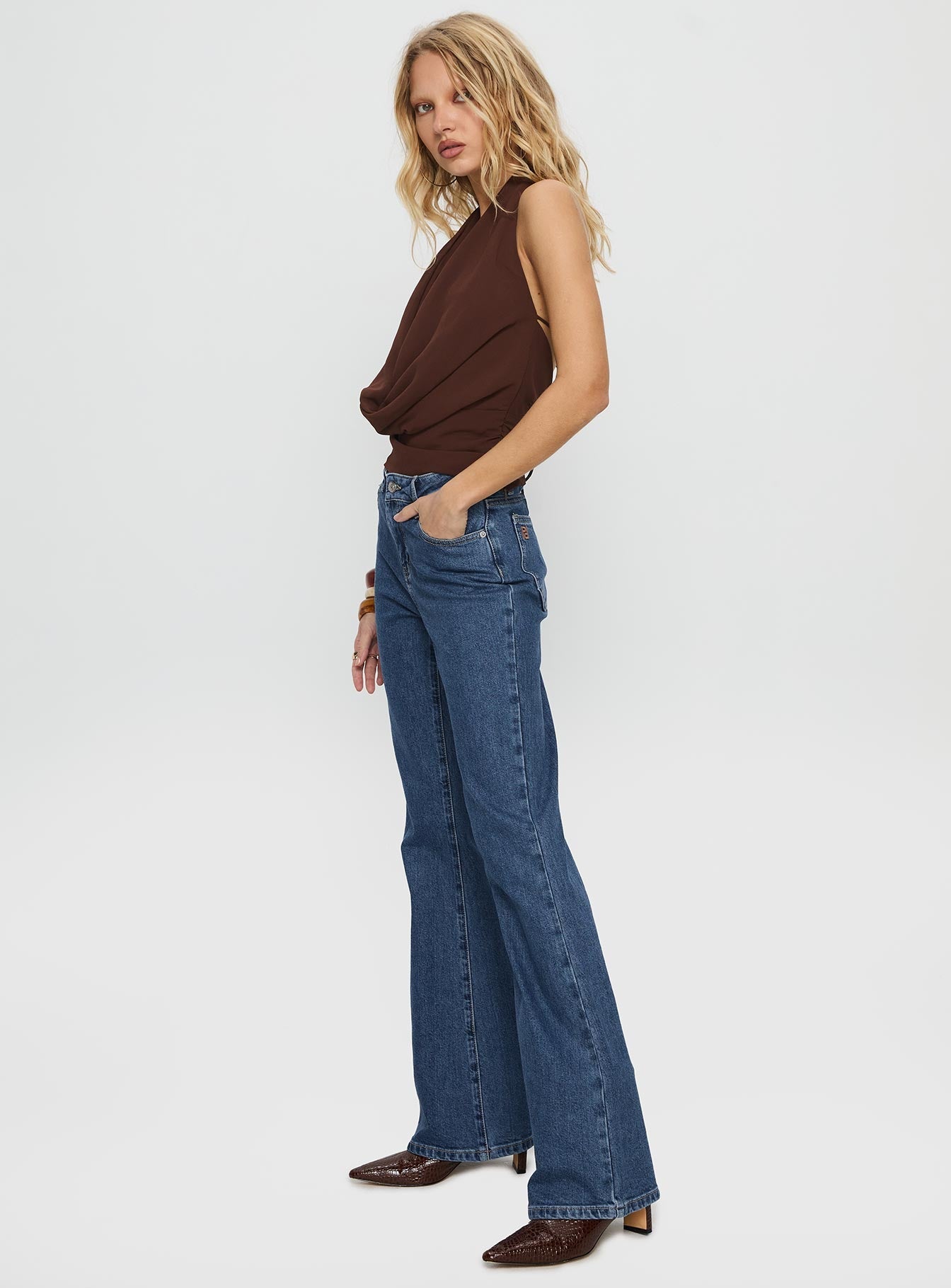 Magic Mirror Mid Rise Bootleg Jeans Mid Blue Wash