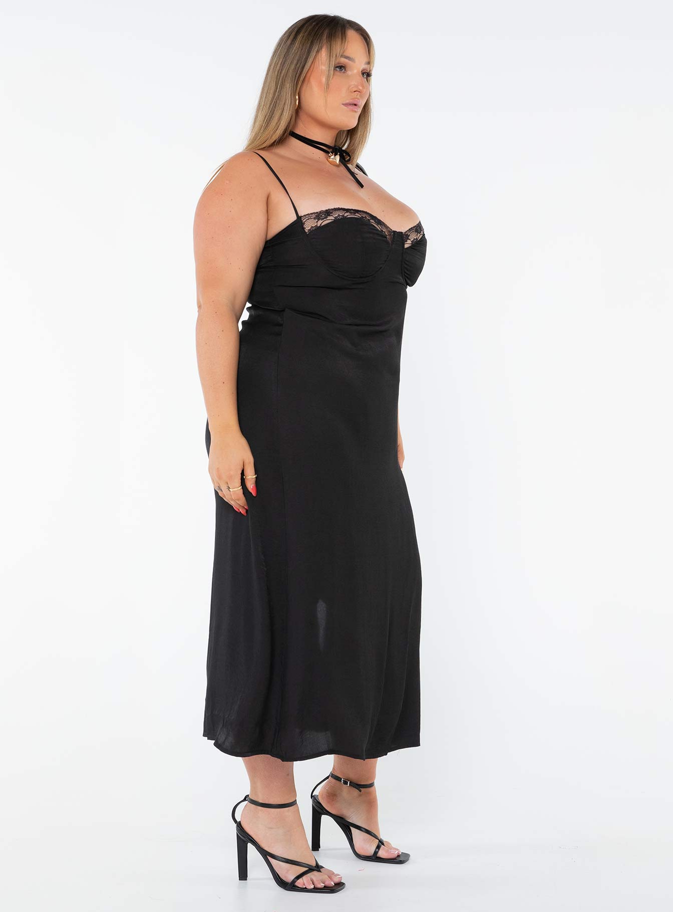 Hazel Midi Dress Black Curve