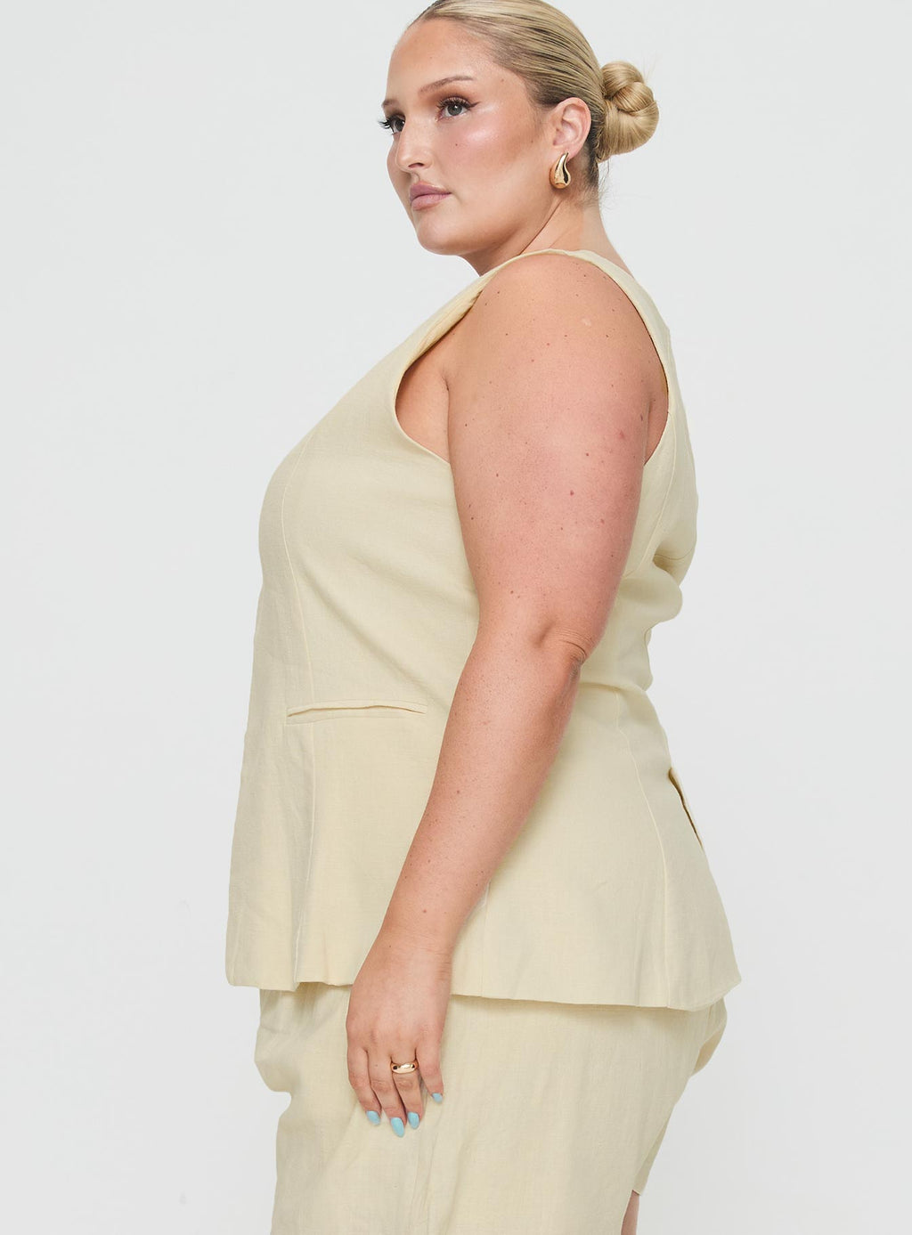 Days With You Linen Blend Vest Top Sand Curve