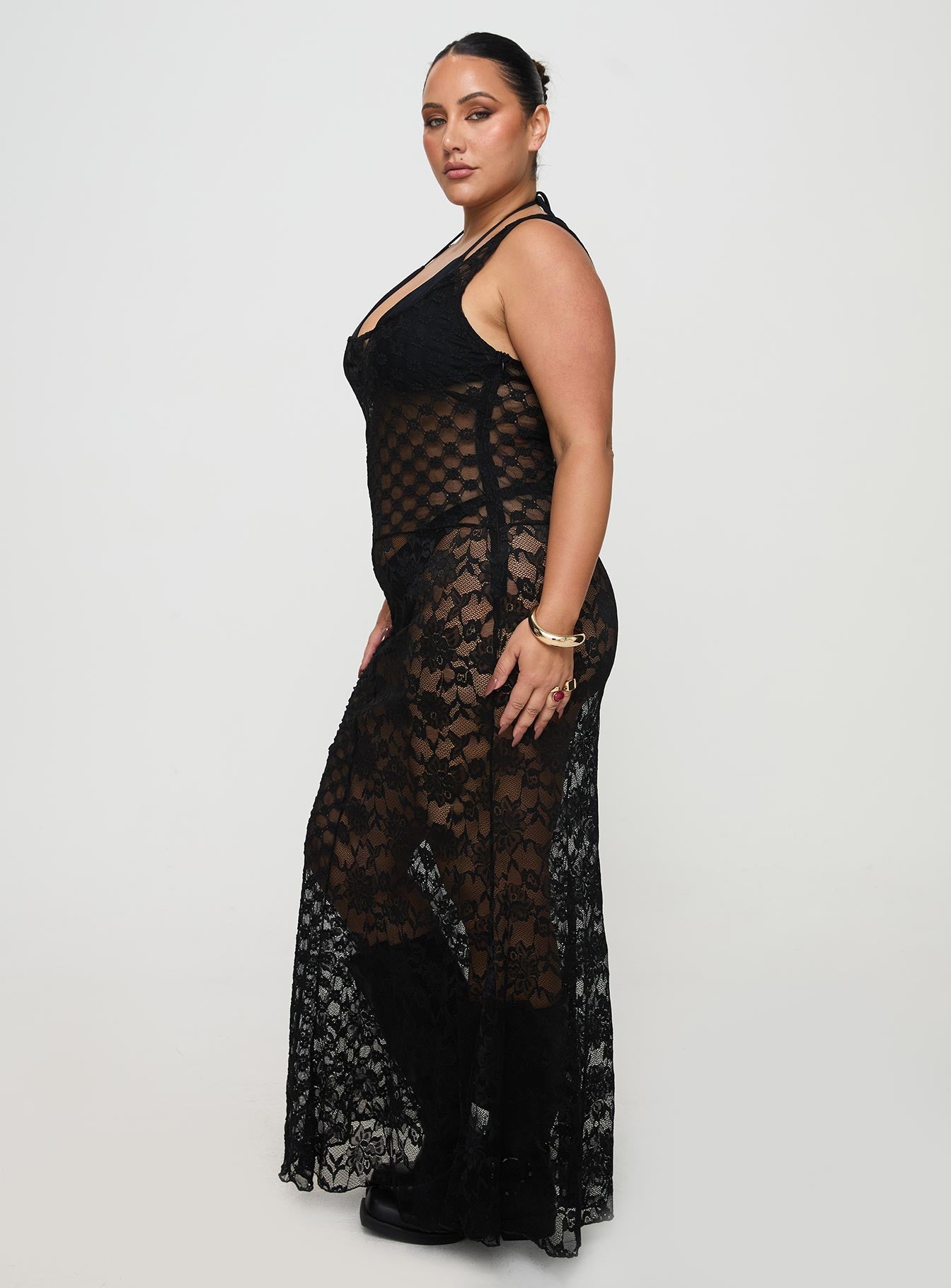 Zhara Lace Dress Black Curve