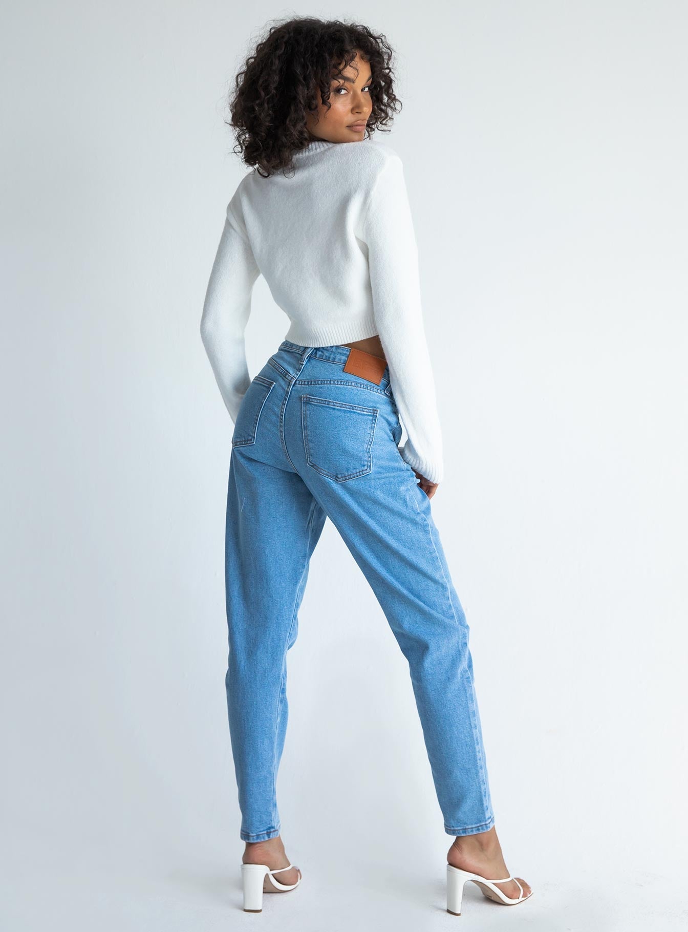 Leila Yolk Mom Denim Jeans