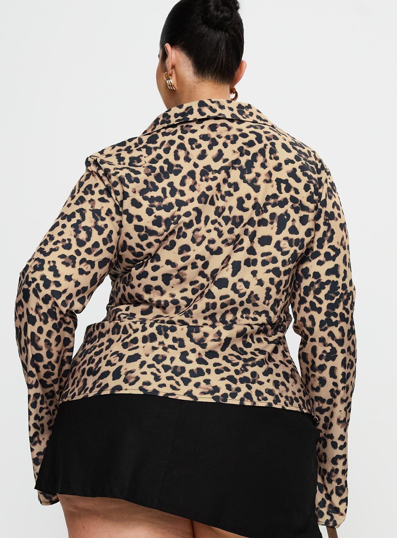 Toriah Long Sleeve Tie Up Top Leopard Curve