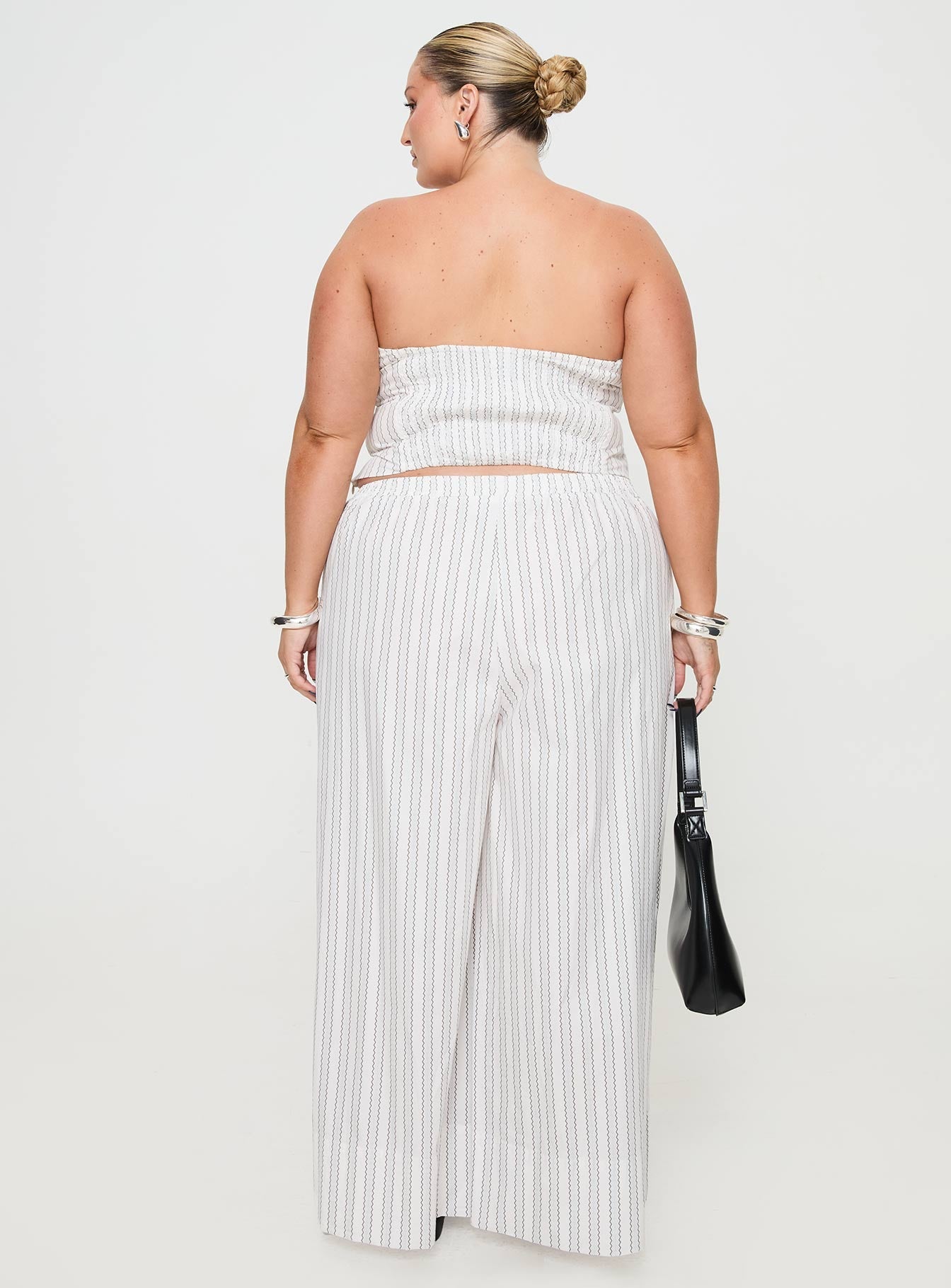 Boarder Pants White Stripe Curve