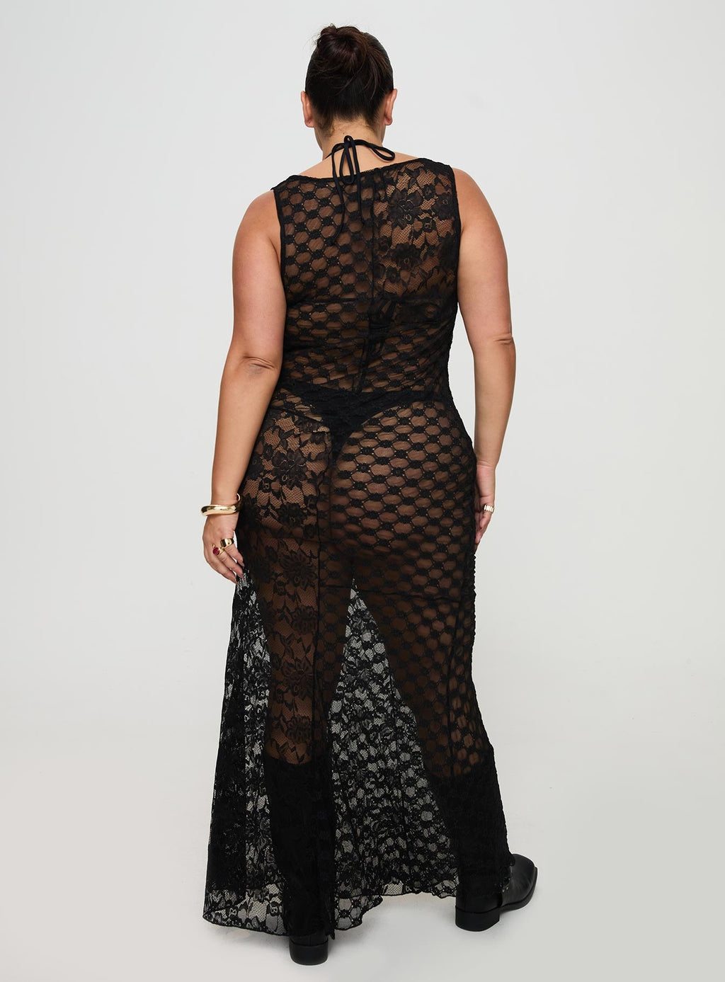 Zhara Lace Dress Black Curve