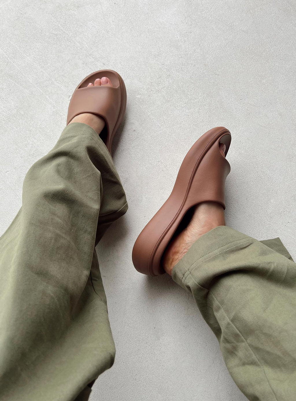 Havana Slides Choc Latte