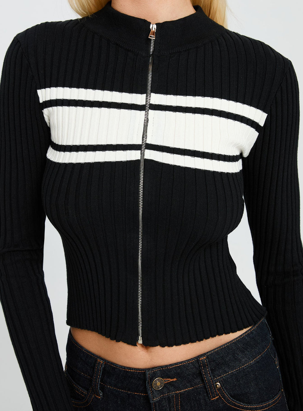 Decisive Zip Through Knit Sweater Black / White