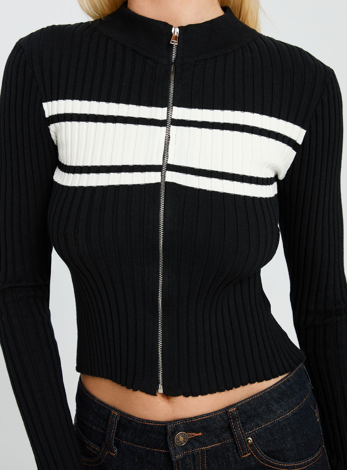 Decisive Zip Through Knit Sweater Black / White