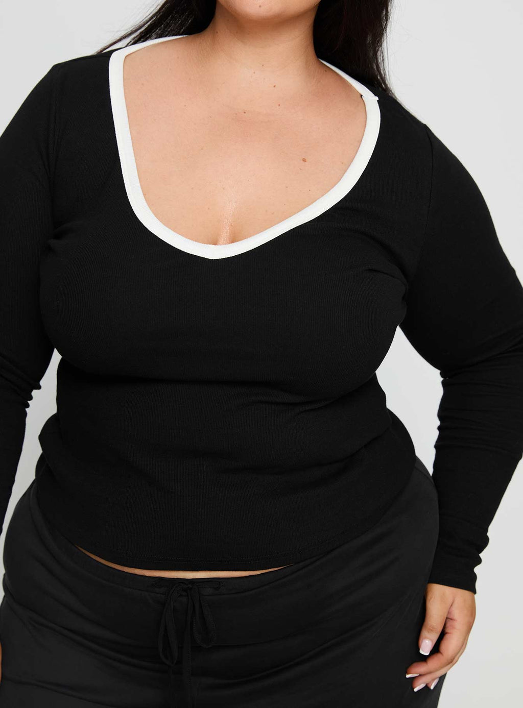 Baseline V Neck Long Sleeve Top Black / White Curve