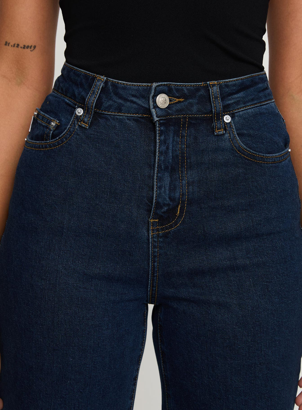 Thearlie High Rise Flared Jeans Dark Wash