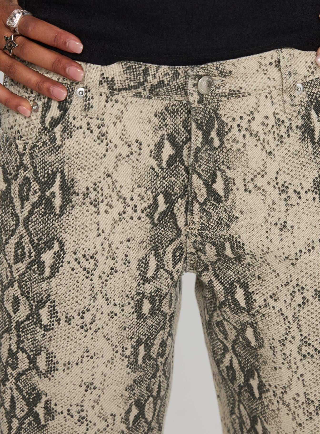Serpentina Low Rise Straight Leg Jeans Snake