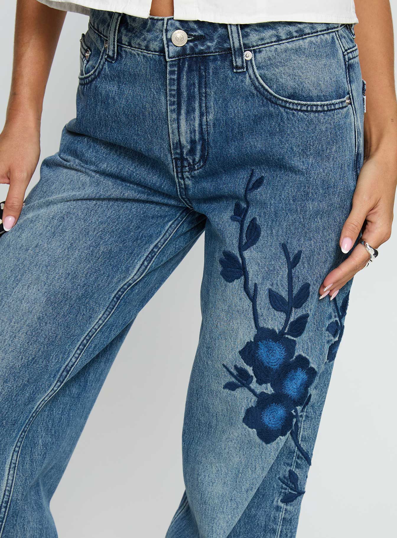 Sisterhood Mid Rise Wide Leg Patchwork Jeans Mid Blue Wash