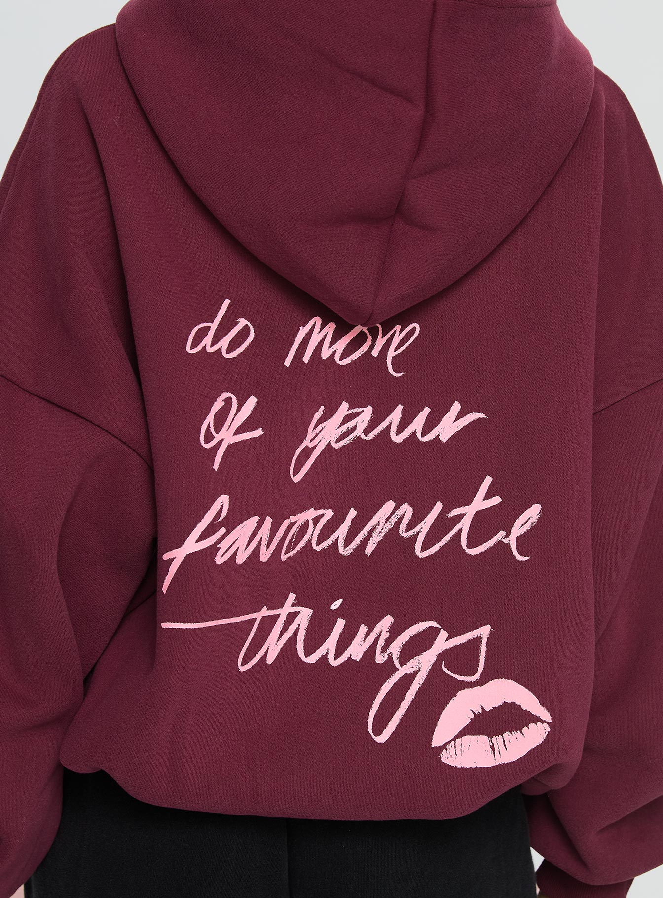 Kisses Graphic Hoodie Wine