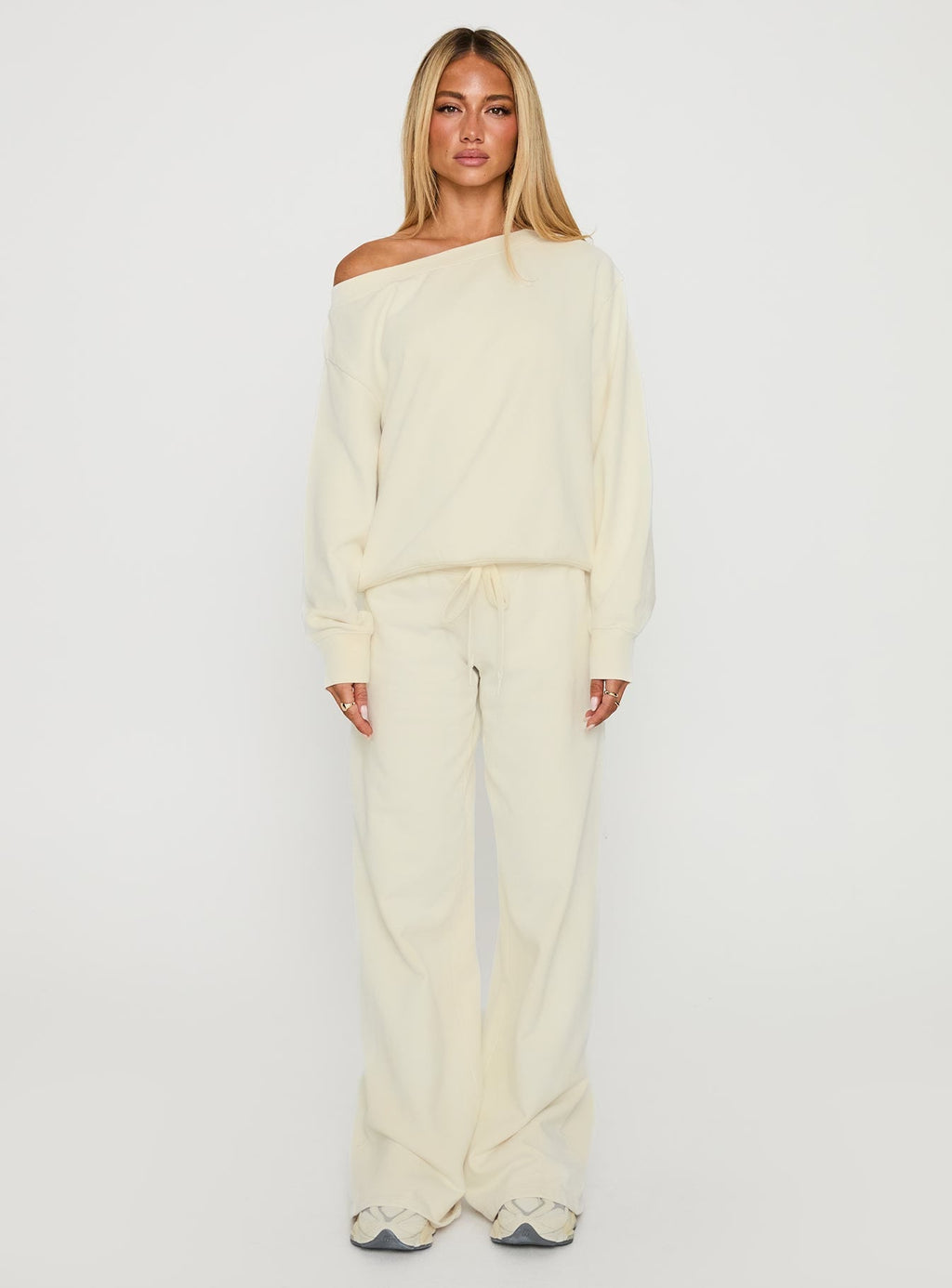 Wellness Off The Shoulder Jumper Washed White