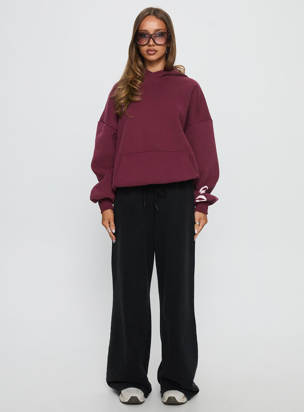 Kisses Graphic Hoodie Wine