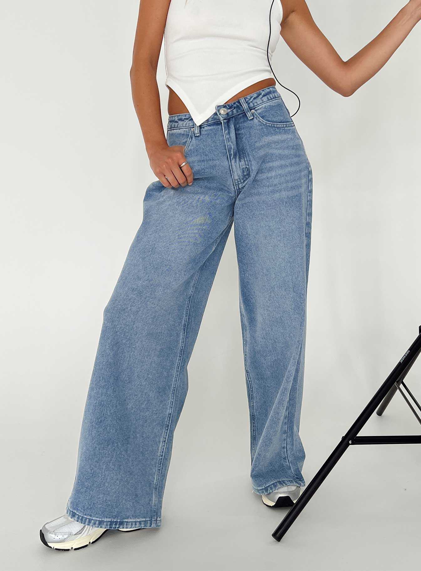 Naylor Mid Rise Wide Leg Jeans Light Blue Wash