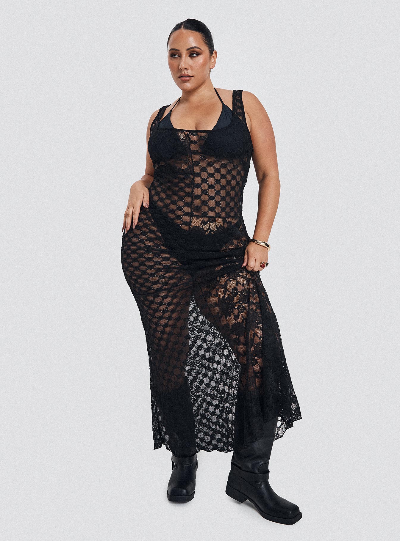 Zhara Lace Dress Black Curve