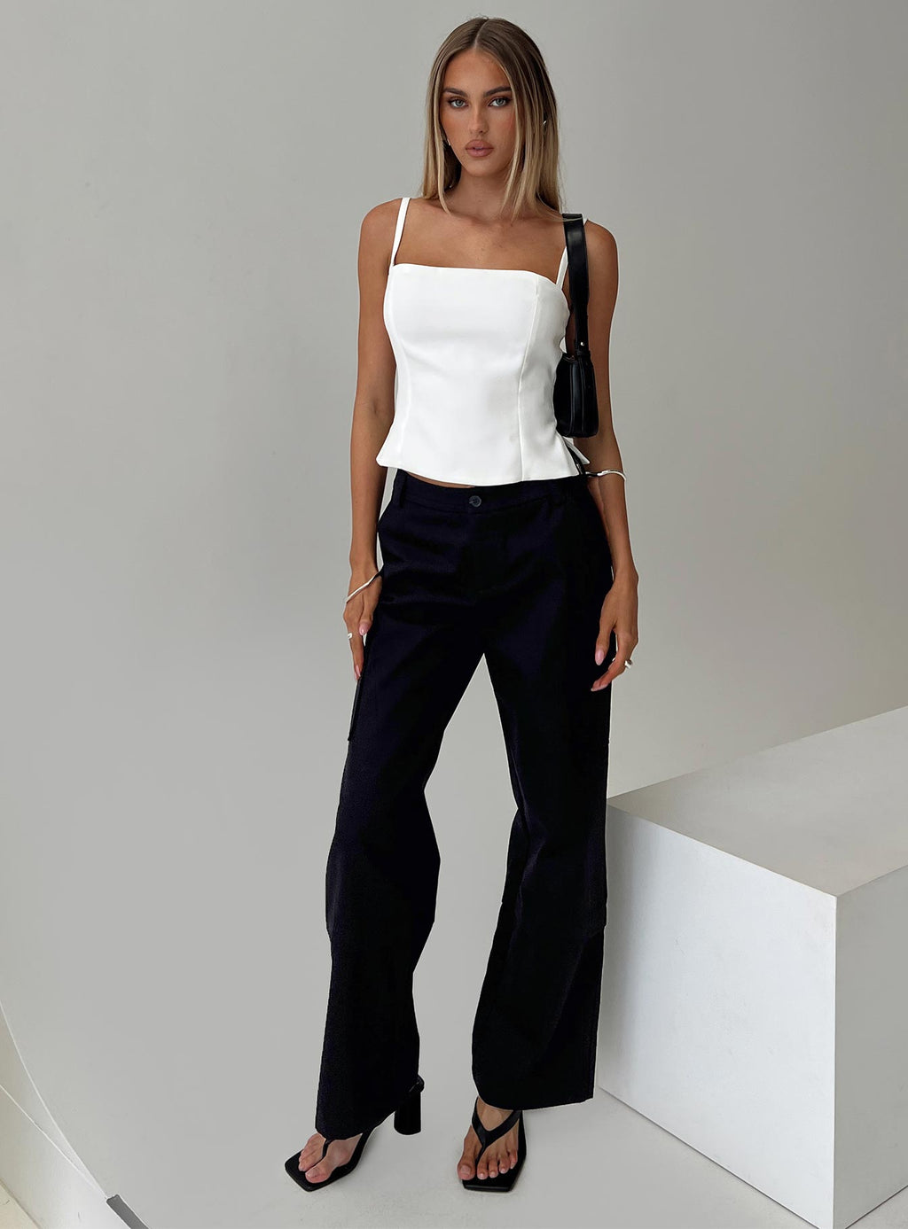 Raider Low Waist Cargo Pant Black